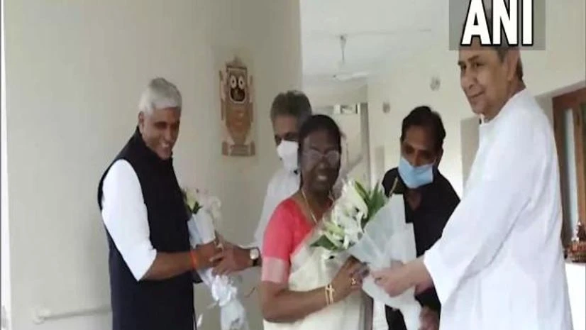 Odisha CM Naveen Patnaik had lunch with Droupadi Murmu, NDA's candidate for the Presidential election, at the former's residence in Bhubaneswar Odisha CM Naveen Patnaik had lunch with Droupadi Murmu, NDA's candidate for the Presidential election, at the former's residence in Bhubaneswar