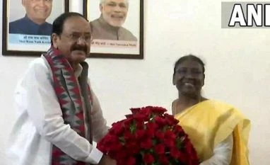 VP Naidu meets Murmu, congratulates her on being elected President Vice President M Venkaiah Naidu meets President-elect Droupadi Murmu