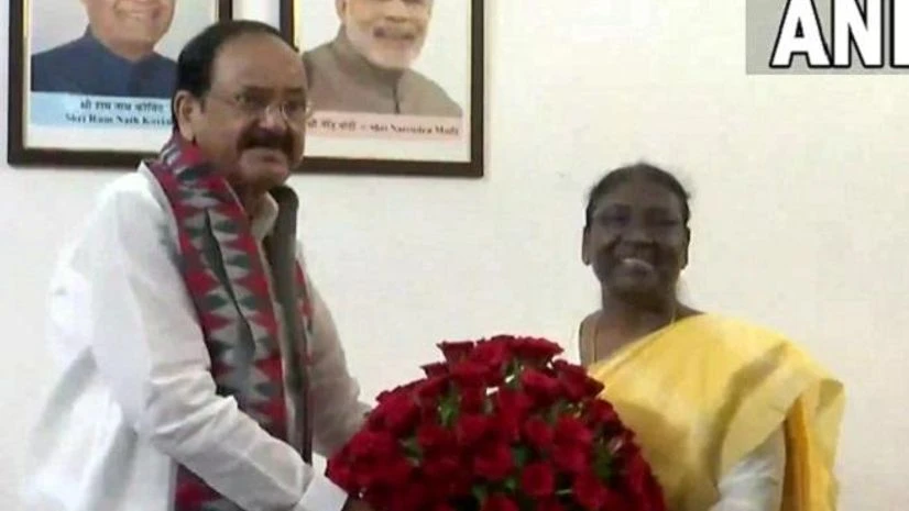 Vice President M Venkaiah Naidu meets President-elect Droupadi Murmu Vice President M Venkaiah Naidu meets President-elect Droupadi Murmu