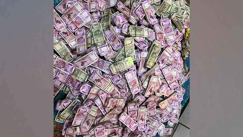 Cash seized from Arpita Mukherjee's second home Cash seized from Arpita Mukherjee's second home