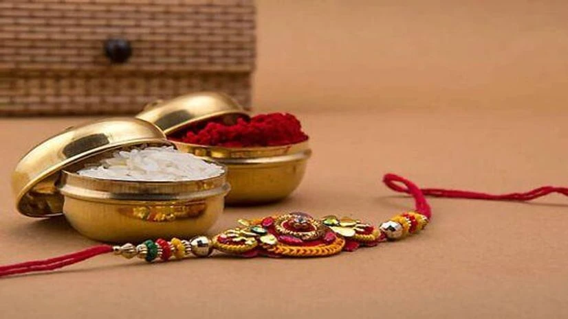 Women tie rakhis to trees in UP's Shahjahanpur, offer fertilisers as sweets | India News Rakshan Bandhan 10 gifts