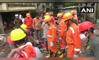 Residential building collapses in Maharashtra's Thane, nobody injured Part of residential building collapses in Thane, nobody injured