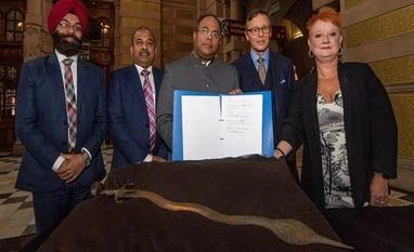 14th-century Indo-Persian sword 14th-century Indo-Persian sword