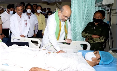 Amit Shah visits AIIMS to check on injured ITBP men in J&K road accident Amit Shah with injured ITBP men at AIIMS Delhi