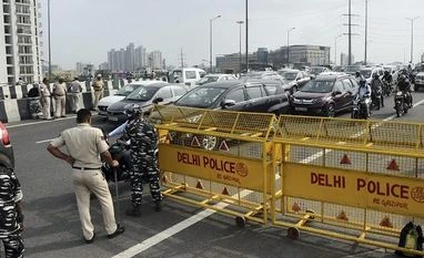 Union ministers hold talks with farmers as protesters move towards Delhi farmer protest