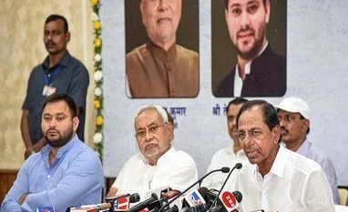 Telangana Chief Minister K Chandrasekhar Rao with Bihar CM Nitish Kumar and Dy CM Tejashwi Yadav addresses a press conference, in Patna Telangana Chief Minister K Chandrasekhar Rao with Bihar CM Nitish Kumar and Dy CM Tejashwi Yadav addresses a press conference, in Patna