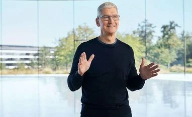 Trying to troll Tim Cook, Google Pixel caught using an iPhone to tweet Apple, Apple Launch 2022, September