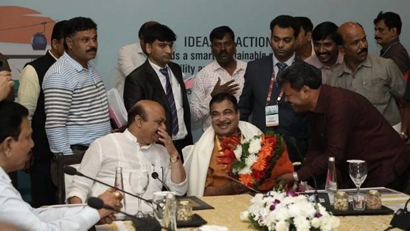Gadkari meets Karnataka CM Gadkari meets Karnataka CM