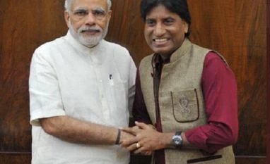 PM Modi, other leaders condole comedian Raju Srivastava's demise PM Modi with late comedian Raju Srivastav