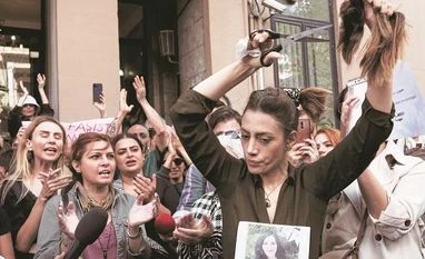 Internet disruptions, Instagram inaccessible in Iran as protests spread Iran, protest