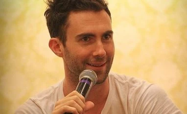 Adam Levine still set to perform with Maroon 5 amid cheating scandal Adam Levine