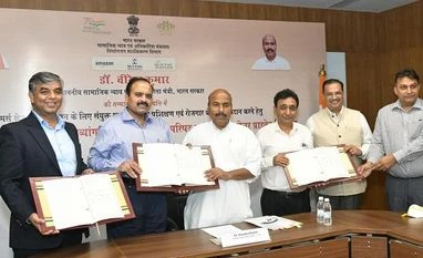 Amazon partners with govt to provide jobs to people with disabilities L-R- Mr. Akhil Saxena, Mr. Kishore Sarawade, Dr. Virendra Kumar, Mr. Rajesh Aggarwal and Shri Ravindra Singh