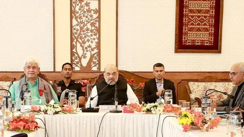 Amit Shah reviews security situation in J-K Amit Shah reviews security situation in J-K
