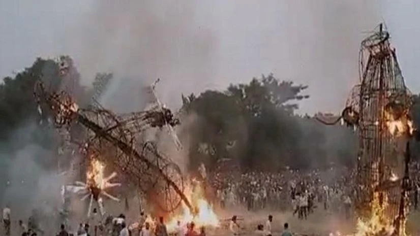 Burning effigy of Ravana falls in Haryana's Yamunanagar Burning effigy of Ravana falls in Haryana's Yamunanagar