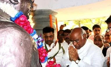 Kharge visits Ambedkar's memorial, Azad's 'mazaar'; pays them homage Congress President, Mallikarjun Kharge, Dr B R Ambedkar Memorial