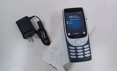 Nokia 8210 4G review: A good feature phone with mix of old and new features Nokia 8210 4G