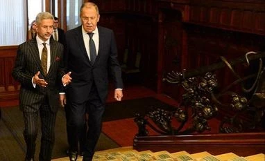 How India and Russia are benefitting from Western sanctions against Moscow External Affairs Minister Subrahmanyam Jaishankar with Russian counterpart Sergey Lavrov