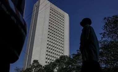 RBI circular permits resident entities to hedge gold price risks at IFSC RBI, borrowings, Indian economy