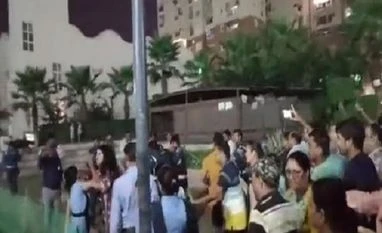 Quarrel amongst residents in Noida's Hyde Park society, video surfaces Hyde park quarrel