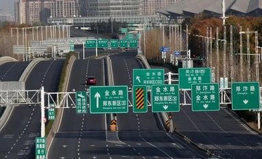 iPhone city maintains plant curbs as China tweaks Covid-19 approach China Coronavirus, chinese economy