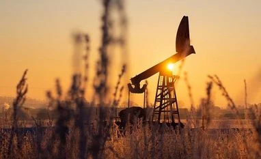 Oil prices rise after OPEC+ keeps output steady, Russian price cap imposed Russian Oil, crude oil, oil, oil prices