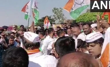 Karnataka police disallow holding 'Maha Melav' by MES in Belagavi Members of Maharashtra Ekikaran Samiti and NCP stage protest at Kognoli Toll Plaza near Karnataka-Maharashtra border over the inter-state border issue