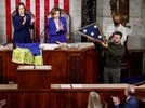 Ukraine's President Volodymyr Zelenskiy receives a US flag during a joint meeting of the US Congress in the House Chamber of the US Capitol in Washington, US, December 21, 2022. (Photo: Reuters)