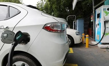 Bounce Infinity partners with SUN Mobility to deploy 30,000 e-scooters EV, EV batteries, electric vehicles, EV market in India