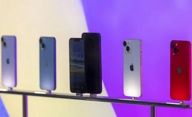 Foxconn replaces chief of iPhone assembly business after tumultuous year iPhone, Apple iPhone