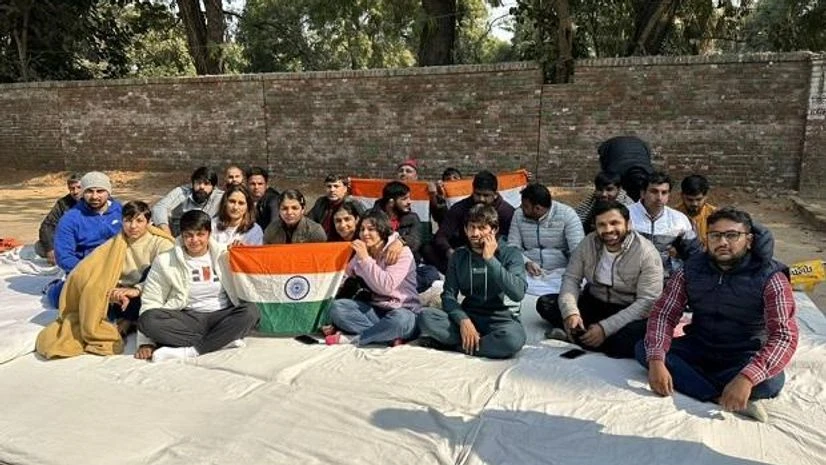 Wrestlers Bajrang Punia, Sakshee Malikkh, Vinesh Phogat and others protest at Jantar Mantar in Delhi Wrestlers Bajrang Punia, Sakshee Malikkh, Vinesh Phogat and others protest at Jantar Mantar in Delhi