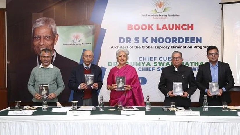 Sasakawa-India Leprosy Foundation L-R Mr Gaurab Sen, Mr Tarun Das, Dr Soumya Swaminathan, Dr Derek Lobo, Dr Vivek Lal, Team Leader, Global Leprosy Programme, WHO.