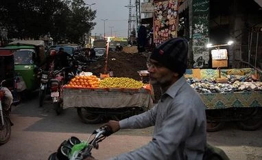 Amnesty International calls on Pakistan to restore internet services Pakistan, economy