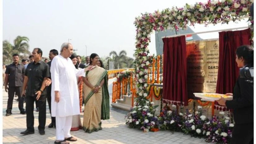 Naveen Patnaik, Dakota Naveen Patnaik, Dakota