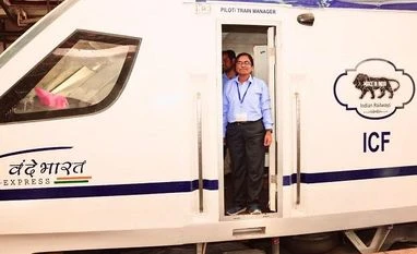Gorakhpur-Lucknow Vande Bharat to run 6 days a week, halt at Ayodhya, Basti Surekha Yadav, first woman loco pilot of Vande Bharat Express train
