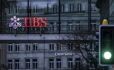 UBS reaps $28 billion in new assets in Q1; Credit Suisse deal looms UBS-Credit Suisse