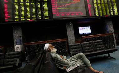 Pak's KSE-100 gains over 900 points; crosses 48K-point mark after 2 years karachi stock exchange