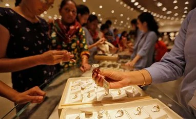 Manappurm Finance hits 52-week high; up 11% in a week on improved outlook gold