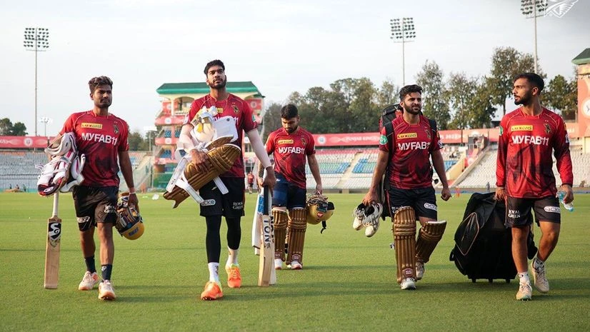 IPL 2023 Kolkata Knight Riders' players getting ready for the match against Punjab Kings. Photo: Twitter