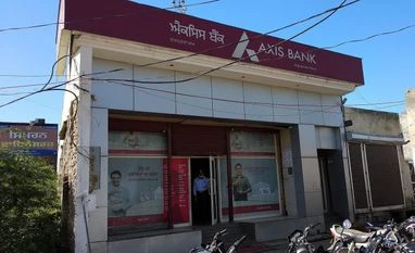Axis Bank launches new paid saving a/c with no charges for services Axis Bank