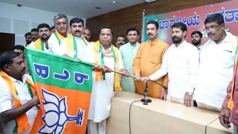 Ex-Lok Sabha MP Shivarame Gowda joins BJP Ex-Lok Sabha MP Shivarame Gowda joins BJP