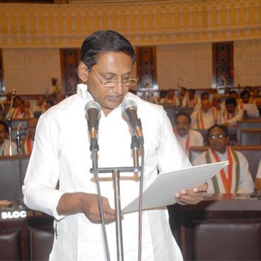 Former AP CM Kiran Kumar Reddy joins BJP, slams Congress leadership