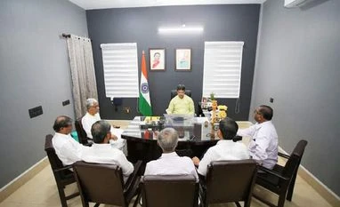 Over 2K incidents of violence against Oppn in 40 days in Tripura: CPI-M A six-member CPI-M delegation led by former Tripura Chief Minister Manik Sarkar met CM Manik Saha