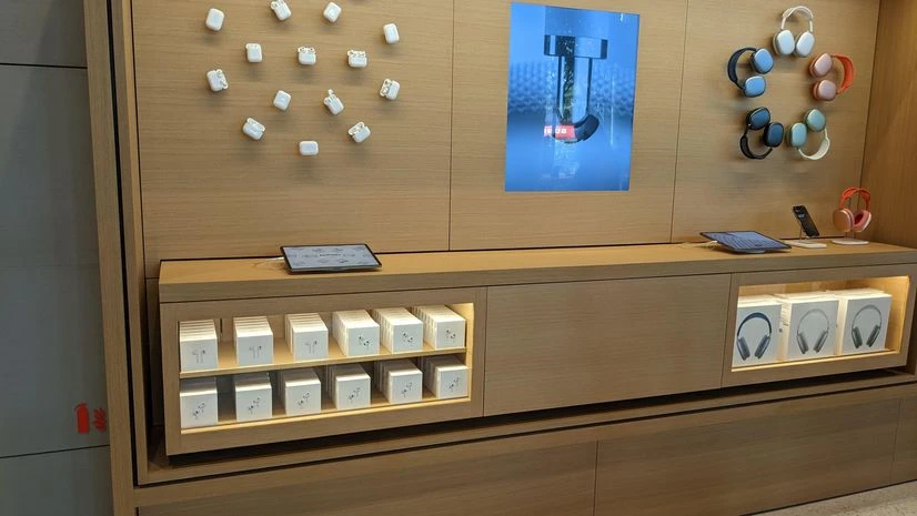 Apple BKC store, Photo: Shivani Shinde Apple BKC store