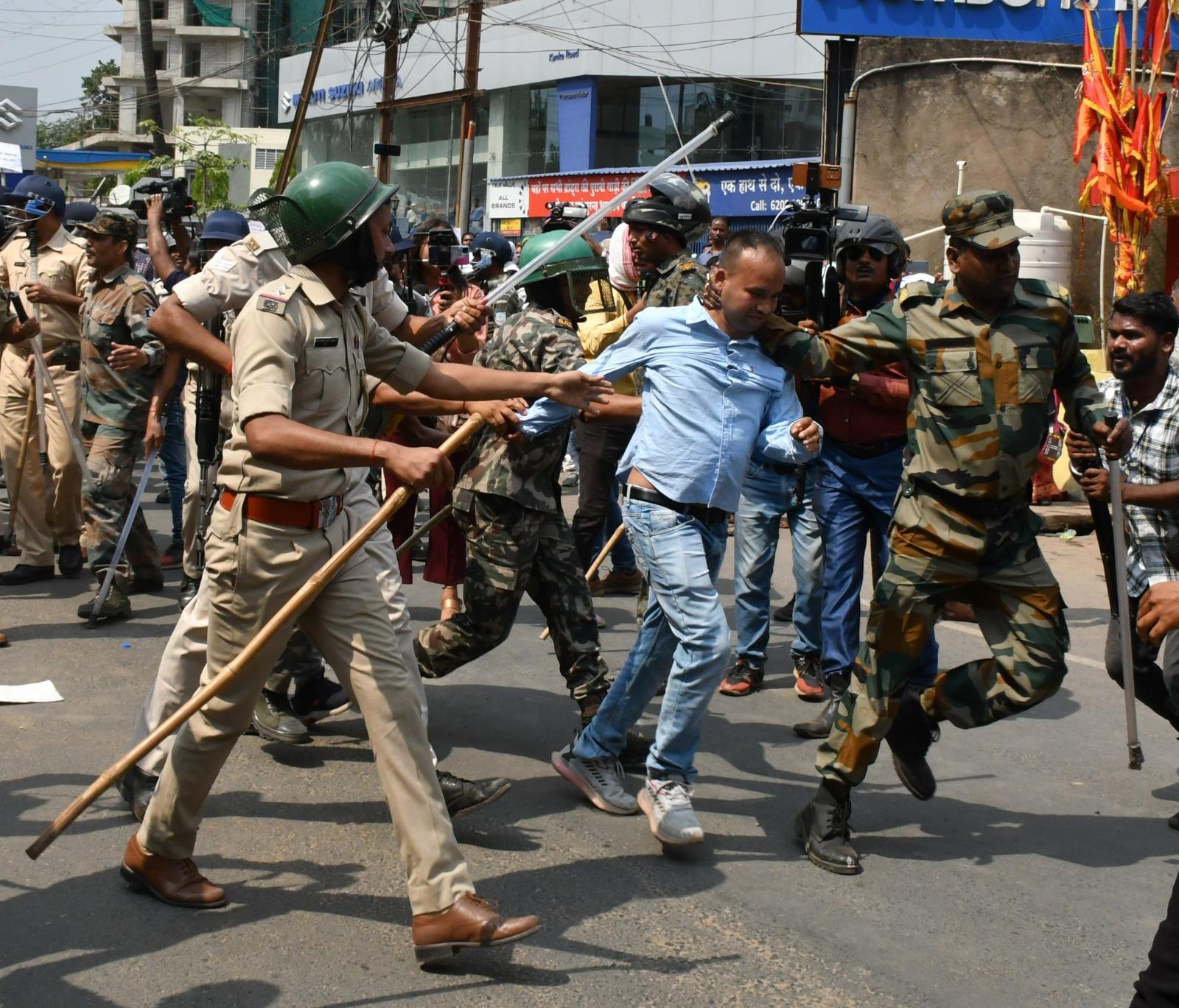 Protesters demanding separate quota for Mali community; internet suspended