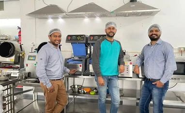 This startup is disrupting the QSR model with AI- & IoT-driven kitchen tech Mukunda Foods