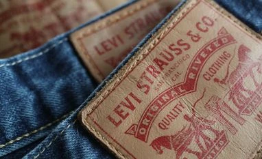 Levi's CEO Bergh to step down in Jan, handing reigns to ex-CEO of Kohl's Levis