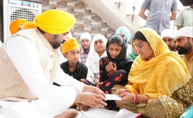 Poonch attack: Punjab CM hands over Rs 1 cr each to family of 4 soldiers Bhagwat Mann