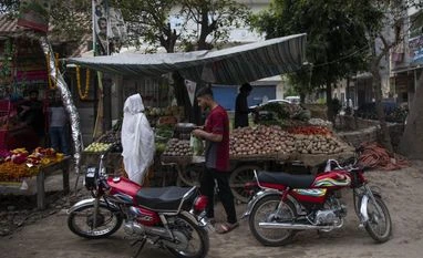 Pakistan's inflation outpaces Sri Lanka as Asia's fastest amid food crisis Pakistan, Pakistan Inflation