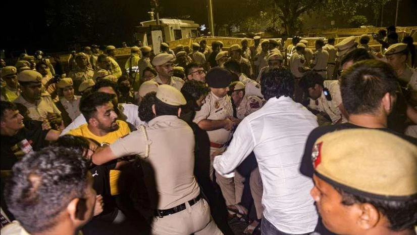 Wrestlers protest Wrestlers protest