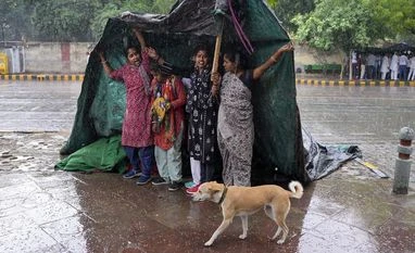 Delhi sees coldest day in May in 41 yrs; min temp dips to 15.8 deg Celsius weather